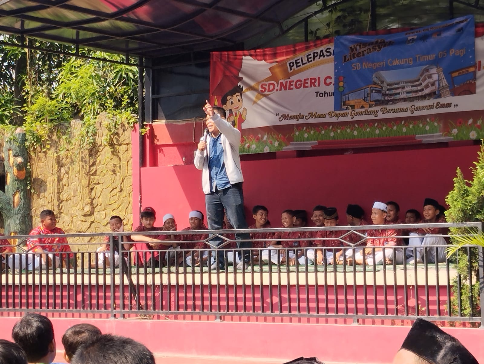Wisata LiterAsyik Ke SDN Cakung Timur 05